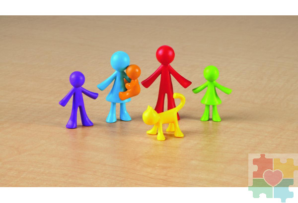 Развивающая игрушка "Фигурки Моя семья" (72 элемента)