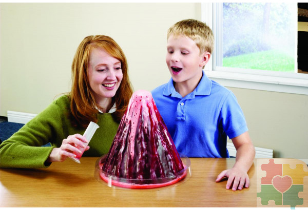 Развивающая игрушка "Вулкан, модель в сечении" (для опытов, 25 х 33см.)