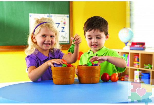 Развивающая игрушка "Фрукты в ведерке" (серия New Sprouts, 10 элементов)