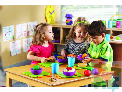 Развивающая игрушка Мы растем "Продукты", большой (серия New Sprouts, комплект для группы, 100 элементов)