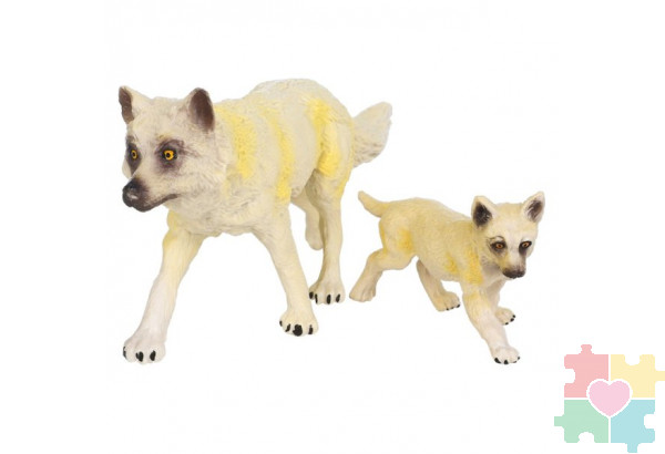 Набор фигурок животных серии "Мир диких животных": Семья полярных волков, 2 предмета (волчица с детенышем)