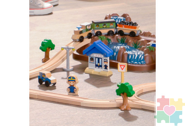 Железная дорога Горная вершина, 61 элемент в контейнере