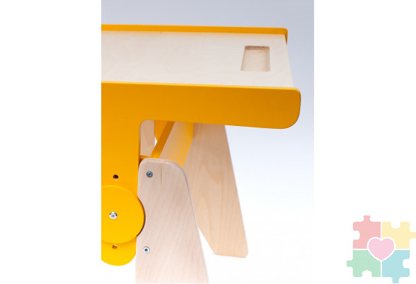 Парта двухместная регулируемая / желтая Парта двухместная регулируемая / желтая