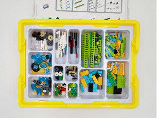 Набор для занятий робототехникой с пластиковым боксом для хранения деталей сборка 45300-00