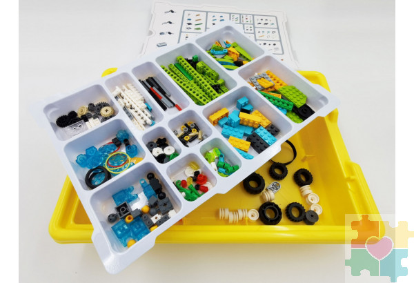 Набор для занятий робототехникой с пластиковым боксом, дополнительным мотором, зарядным устройством, аккумуляторами и запасным набором деталей (сборка 45300-02)