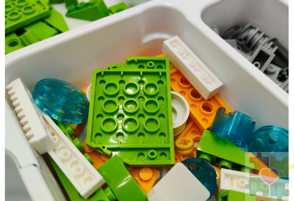 Набор для занятий робототехникой с пластиковым боксом для хранения деталей (45300 home)