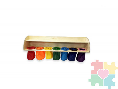 Настенный модуль с мешочками для организации тактильных игр